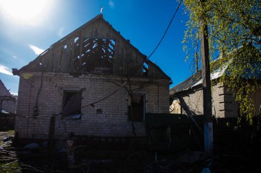 Donesk Oblastı 'ndaki Bohorodychne köyünde yıkılmış evler. Rus ordusu Ukrayna 'yı işgal etti ve savaş alanı haline gelen bu bölgede ağır çatışmalar yaşanıyor..