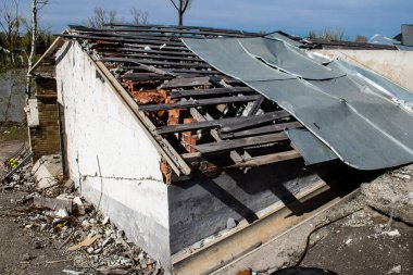 Donesk Oblastı 'ndaki Bohorodychne köyünde yıkılmış evler. Rus ordusu Ukrayna 'yı işgal etti ve savaş alanı haline gelen bu bölgede ağır çatışmalar yaşanıyor..