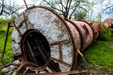 Harkiv cephesindeki yıkılmış bina, Rus ordusu sivil hedefleri bombaladı ve çok fazla hasara yol açtı. Bu bölgede şiddetli çatışmalar yaşandı..