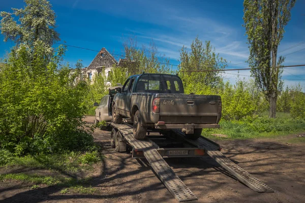 Evacuación Vehículo Combate Ucraniano Dañado Por Metralla Primera Línea Ubicada — Foto de Stock
