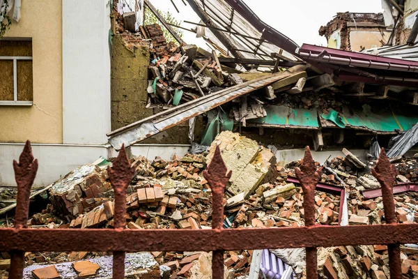 stock image Sloviansk, Ukraine - 08 May 2023 A building in a residential area of Sloviansk was hit hard by a Russian ballistic missile. The damage is considerable and fortunately there were no casualties. Civilian infrastructures are prime targets 