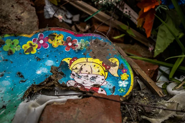 Sloviansk, Ukrayna - 08 Mayıs 2023 Sloviansk 'ın yerleşim alanındaki bir binaya Rus balistik füzesi isabet etti. Hasar hatırı sayılır düzeyde ve neyse ki hiç kayıp yok. Sivil altyapılar birincil hedeflerdir 