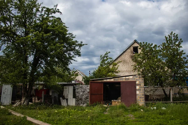 Beschadigde Gebouwen Het Dorp Krasnohorivka Russische Leger Bombardeert Civiele Doelen — Stockfoto