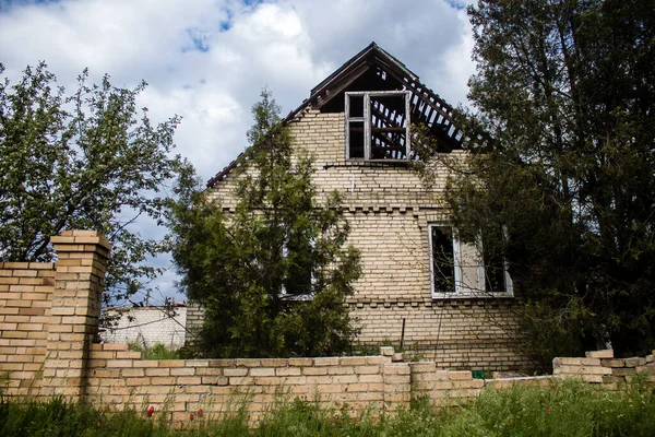 Edifícios Danificados Localizados Aldeia Krasnohorivka Exército Russo Bombardeia Alvos Civis — Fotografia de Stock