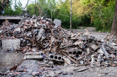 Kostiantynivka şehrindeki bir bina yıkıntısı, Rus ordusu sivil hedefleri bombaladı ve çok fazla hasara yol açtı. Rus ordusu Ukrayna 'yı işgal etti ve savaş alanı haline gelen bu bölgede ağır çatışmalar yaşanıyor..
