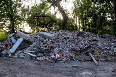 Kostiantynivka şehrindeki bir bina yıkıntısı, Rus ordusu sivil hedefleri bombaladı ve çok fazla hasara yol açtı. Rus ordusu Ukrayna 'yı işgal etti ve savaş alanı haline gelen bu bölgede ağır çatışmalar yaşanıyor..