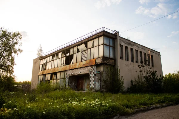 Skadade Byggnader Ligger Staden Kostiantynivka Ryska Armén Bomber Civila Mål — Stockfoto
