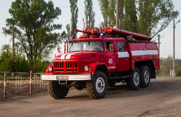 Feuerwehrwagen Fahren Durch Die Straßen Von Kostiantynivka Und Fahren Zum — Stockfoto