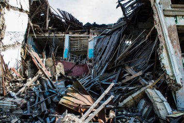 Kostiantynivka kentinde yer alan hasarlı binalarda, Rus ordusu sivil hedefleri bombaladı ve çok fazla hasara yol açtı. Rus ordusu Ukrayna 'yı işgal etti ve savaş alanı haline gelen bu bölgede ağır çatışmalar yaşanıyor..