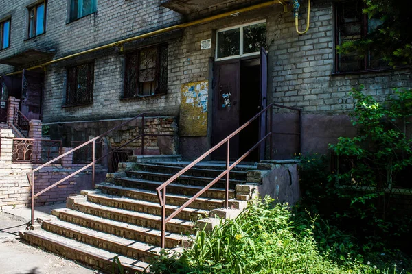 Beschädigte Gebäude Der Stadt Kostiantynivka Die Russische Armee Bombardiert Zivile — Stockfoto