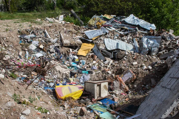 stock image Damaged building located in the town of Izyum. Civilian infrastructures are the privileged target of the Russian army. Russia  invaded Ukraine and heavy fighting took place in this area.