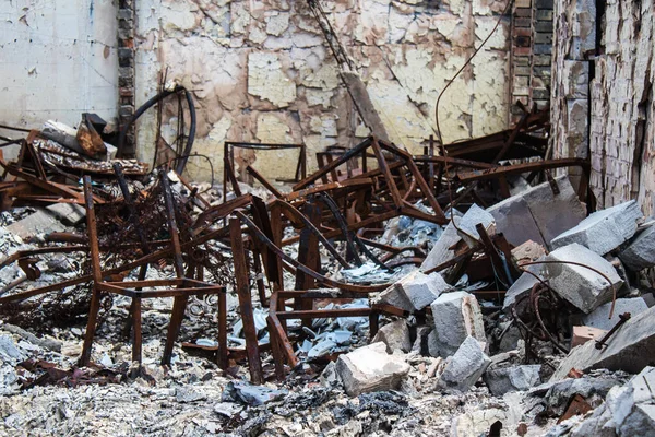位于Kam Yanka镇的被毁建筑 民用基础设施是俄罗斯军队的特权目标 俄罗斯入侵乌克兰 在这个地区发生了激烈的战斗 — 图库照片