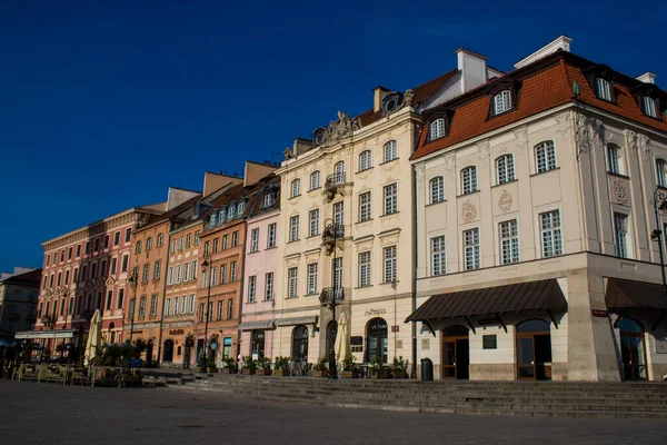 Βαρσοβία Πολωνία Μαΐου 2023 Πρόσοψη Του Ανακαινισμένο Μεσαιωνικό Κτίριο Γύρω — Φωτογραφία Αρχείου