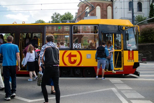 Βαρσοβία Πολωνία Μαΐου 2023 Ηλεκτρικό Τραμ Οδήγηση Στους Δρόμους Της — Φωτογραφία Αρχείου