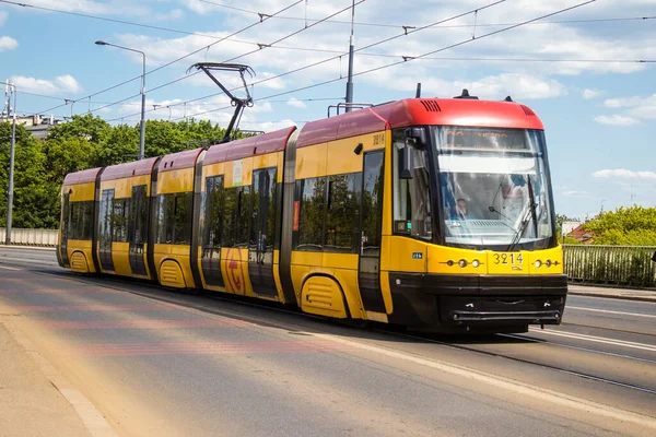 Varsovie Pologne Mai 2023 Tram Électrique Circulant Dans Les Rues — Photo
