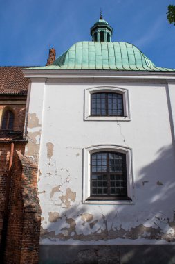 Stary Rynek çevresindeki ortaçağ kilisesi, Varşova 'daki eski kasaba pazar yeri, sembolik bir şehir ve Polonya' nın başkenti..