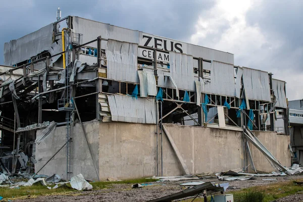 Les Bâtiments Endommagés Usine Céramique Zeus Sloviansk Armée Russe Bombarde — Photo