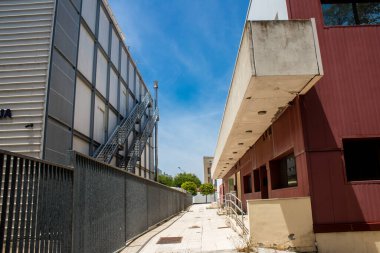 Seville, İspanya - Haziran 06, 2023 Cartuja Adası Mimari ve şehir manzarası, Sevilla semtlerinden biri, sembolik şehir ve Endülüs 'ün başkenti.