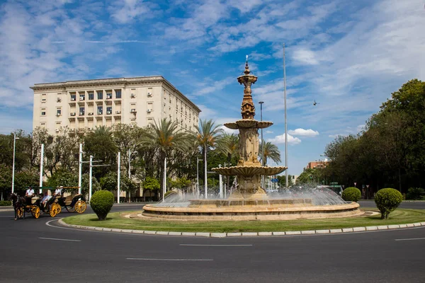 スペインのセビリア 2023年6月6日象徴的な都市とアンダルシアの首都セビリアの中心部の建築と街並み — ストック写真