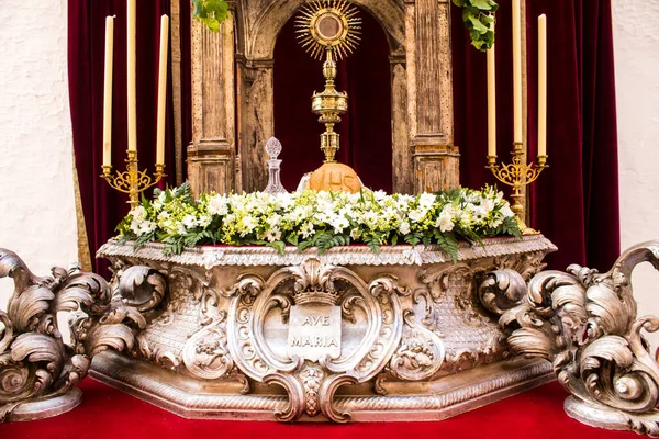 스페인 카르모나 Carmona Spain 2023 코르푸 크리스티 기간에 가톨릭 행렬은 — 스톡 사진