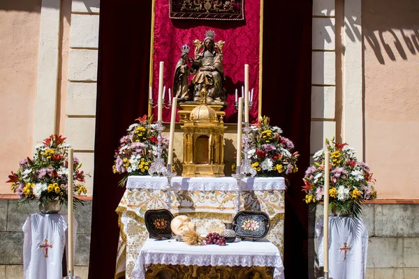 カルモナ スペイン 2023年6月11日コーパスクリスティの祝日に使用されるカトリックの宗教的遺物 行列は 南スペインのカルモナ市で行われます — ストック写真