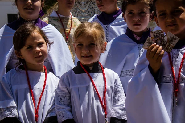Katolska Församlingsbarn Deltar Corpus Christi Procession Urgammal Tradition Den Katolska — Stockfoto