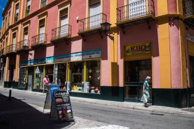 Sevilla, İspanya - 13 Haziran 2023 Sevilla şehir merkezi, sembolik bir şehir ve Endülüs 'ün başkenti..