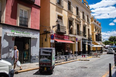 Sevilla, İspanya - 13 Haziran 2023 Sevilla şehir merkezi, sembolik bir şehir ve Endülüs 'ün başkenti..