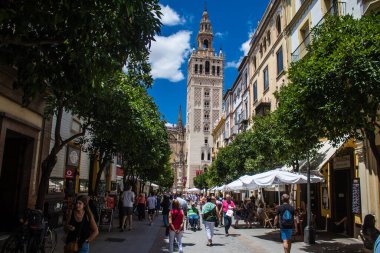 Sevilla, İspanya - 13 Haziran 2023 Sevilla şehir merkezi, sembolik bir şehir ve Endülüs 'ün başkenti..