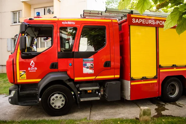 Reims France Juin 2023 Camion Pompiers Intervention Dans Bâtiment Feu — Photo