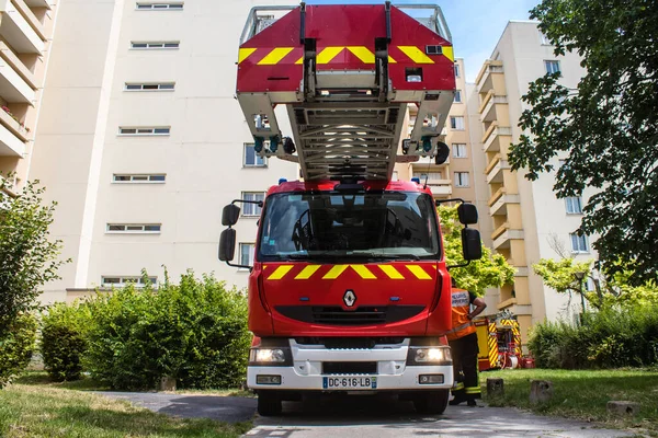 Реймс Франція Червня 2023 Вогнепальна Вантажівка Пожежників Приміщенні Пожежі Реймсі — стокове фото