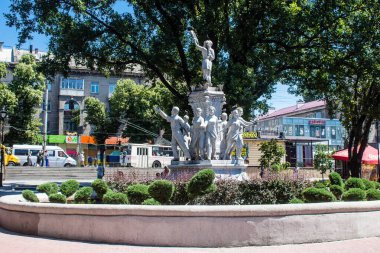 Zaporizhia, Ukrayna - 06 Temmuz 2023 Zaporizhia, Ukrayna 'nın güneydoğusundaki Dinyeper Nehri üzerinde bir kasaba. 