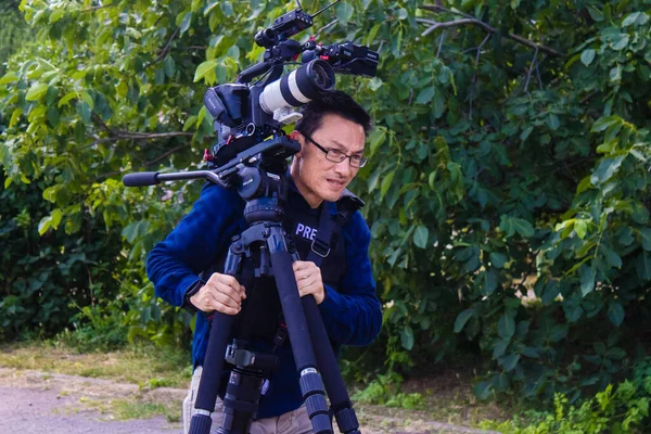 Fletcher Yeung Operatorzy Kamer Współpracujący Nickiem Dole Korespondentem Abc News — Zdjęcie stockowe