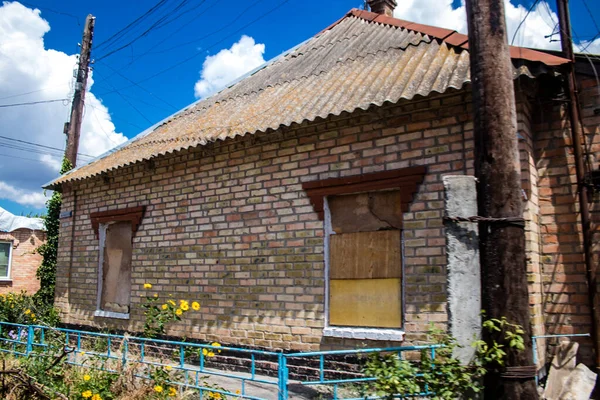 Nikopol Ucrania Julio 2023 Edificios Dañados Nikopol Ejército Ruso Bombardea —  Fotos de Stock