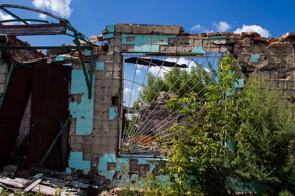 Skadad Byggnad Belägen Staden Kam Yanka Den Civila Infrastrukturen Den — Stockfoto