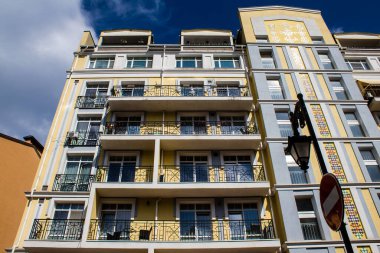 Kyiv Vozdvizhenka, Ukrayna - 24 Temmuz 2023 Kiev Vozdvizhenka binası, Oligarch 'ın Hayalet Kasabası. Birçok ev lüks bir görünüme sahiptir ve Gotik örümcekleri olan bir peri masalı kalesi gibi hisseder. Kiev 'in en ilgi çekici yeri.. 