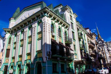 Kiev Vozdvizhenka 'daki bina cephesi, Oligarch' ın Hayalet Kasabası, Kiev 'in en ilgi çekici yeri. Binalar Kitsch ve Fantasy arasındaki sınırda. Yeni bölge 19. yüzyılın mimarisini yeniden yaratıyor ve...