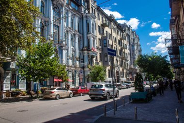 Kyiv, Ukrayna - 28 Temmuz 2023 Ukrayna 'nın başkenti Kyiv şehri, Rusya ile savaş sırasında, Kyiv' in tarihi ve modern binaları Rus füze ve insansız hava araçlarının hedefi olmuştur..