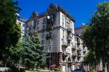 Kyiv, Ukrayna - 28 Temmuz 2023 Ukrayna 'nın başkenti Kyiv şehri, Rusya ile savaş sırasında, Kyiv' in tarihi ve modern binaları Rus füze ve insansız hava araçlarının hedefi olmuştur..