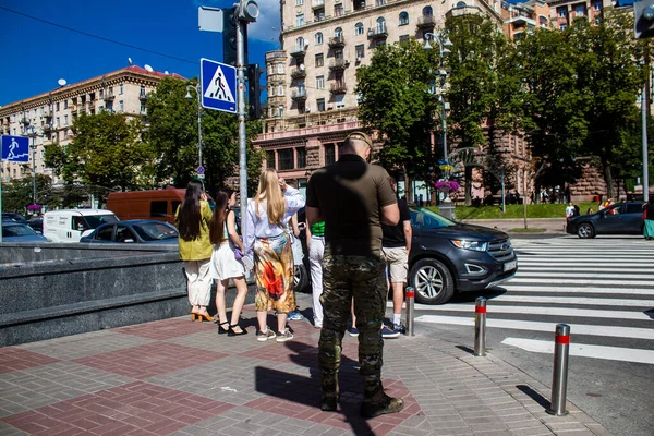Kiev Ucrânia Julho 2023 Pessoas Vagueiam Pela Praça Maidan Kiev — Fotografia de Stock
