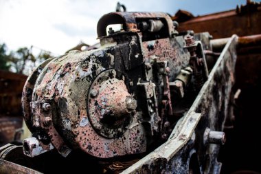 Kyiv, Ukrayna - 31 Temmuz 2023 Ukrayna 'da savaşın başlangıcından bu yana Rusya' nın askeri teçhizatının yakın çekimleri Kyiv şehir merkezindeki açık hava sergisinde gerçekleşti..