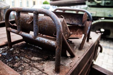 Kyiv, Ukrayna - 31 Temmuz 2023 Ukrayna 'da savaşın başlangıcından bu yana Rusya' nın askeri teçhizatının yakın çekimleri Kyiv şehir merkezindeki açık hava sergisinde gerçekleşti..