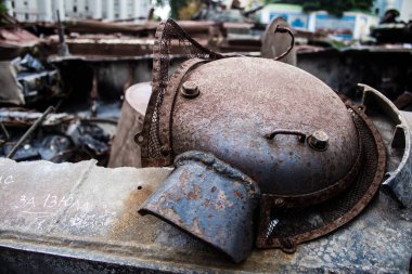 Kyiv, Ukrayna - 31 Temmuz 2023 Ukrayna 'da savaşın başlangıcından bu yana Rusya' nın askeri teçhizatının yakın çekimleri Kyiv şehir merkezindeki açık hava sergisinde gerçekleşti..