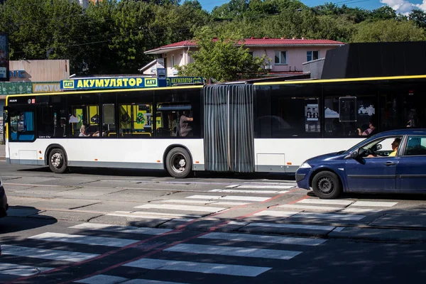Kijów Ukraina Sierpnia 2023 Lokalny Autobus Toczy Się Centrum Kijowa — Zdjęcie stockowe