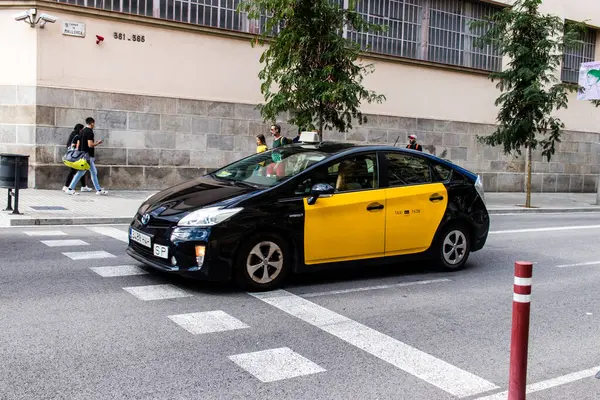 Barcelona Hiszpania Sierpnia 2023 Taksówki Ulicach Barcelony Część Systemu Transportowego — Zdjęcie stockowe