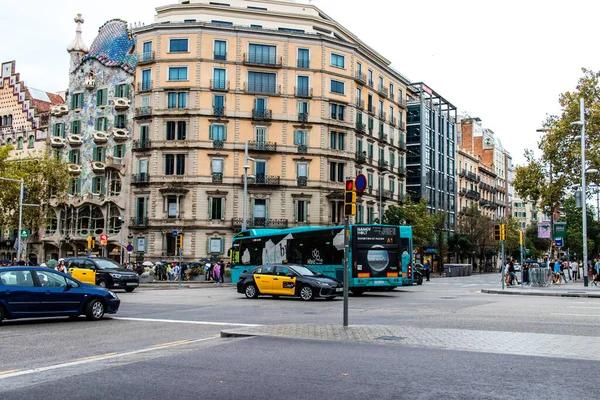 バルセロナ スペイン 2023年8月28日 バルセロナ市内中心部の建築と街並み 象徴的な都市とスペインのカタログンの首都 — ストック写真