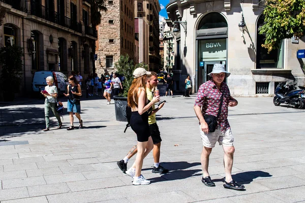 Barcelona Spain August 2023 Tourists Walking Street Barcelona Emblematic City — Stock Photo, Image