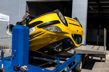 Bir araba kazasında itfaiyeci müdahalesi simülasyonu. Reims 'deki Marchandeau itfaiye istasyonunun itfaiyecileri kapılarını açıyor. Etkinlik, kurtarma merkezinin 30. yıldönümü münasebetiyle düzenleniyor..