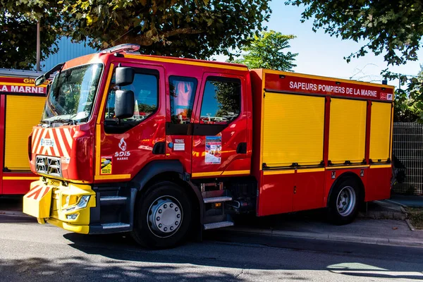 法国Reims 2023年9月2日 向公众展示消防车 在救援中心成立30周年之际 消防局打开了他们的大门 — 图库照片