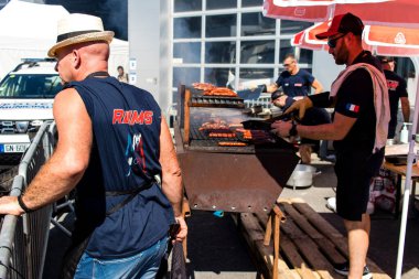 Reims, Fransa - 02 Eylül 2023 Reims itfaiyecileri kapılarını açıyor. Etkinlik, kurtarma merkezinin 30. yıldönümü münasebetiyle düzenleniyor..